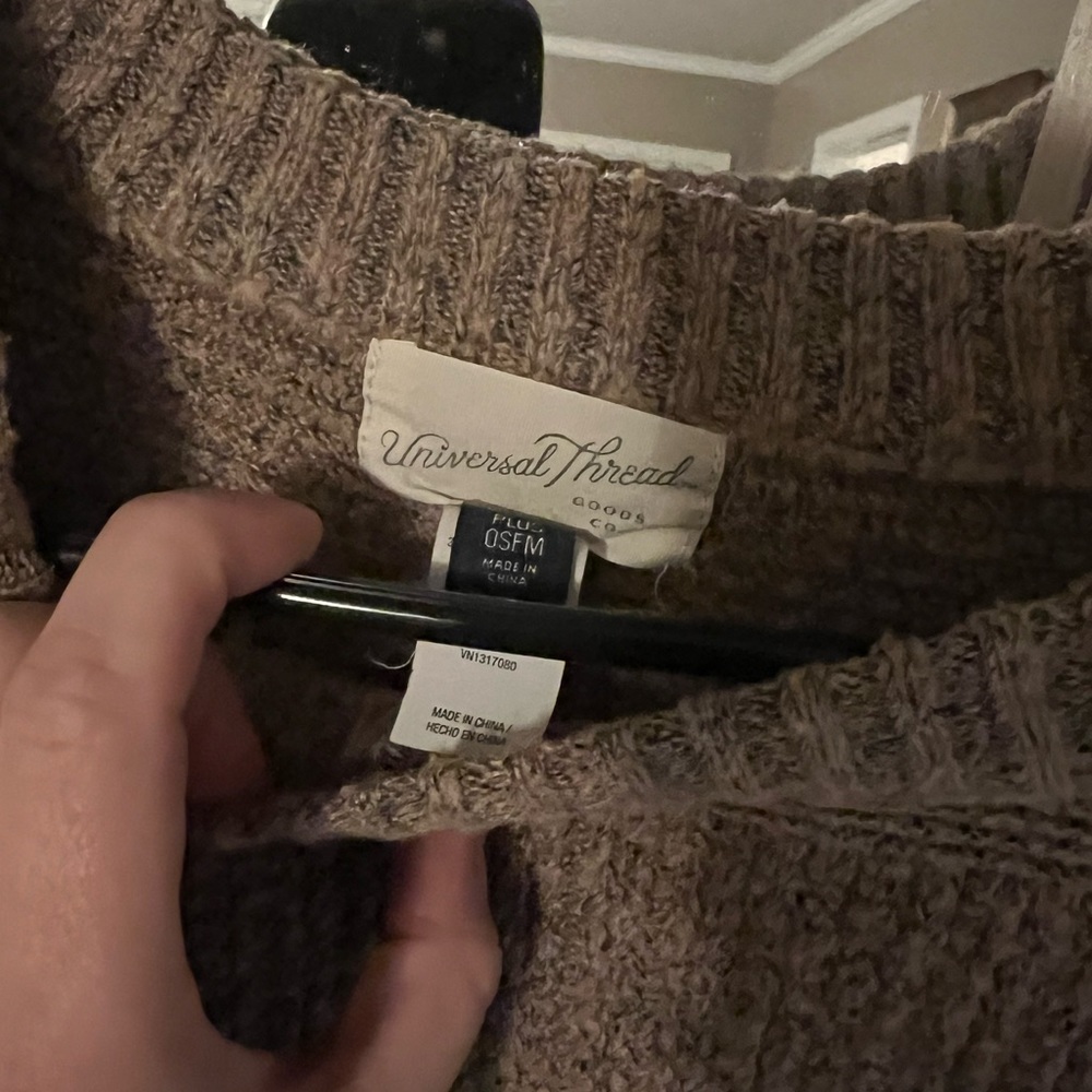 Universal Threads Cardigan - Picture 2 of 2